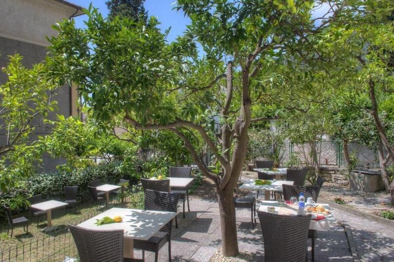 Rione San Carlo Hotel Finale Ligure Bagian luar foto