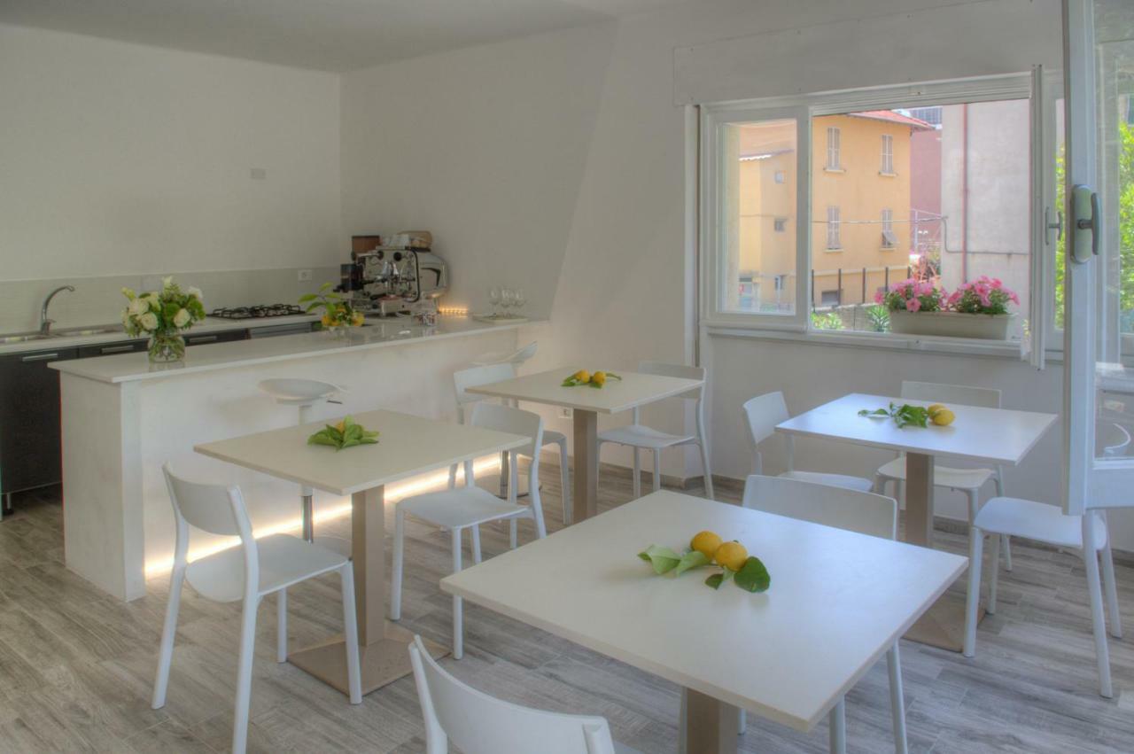 Rione San Carlo Hotel Finale Ligure Bagian luar foto