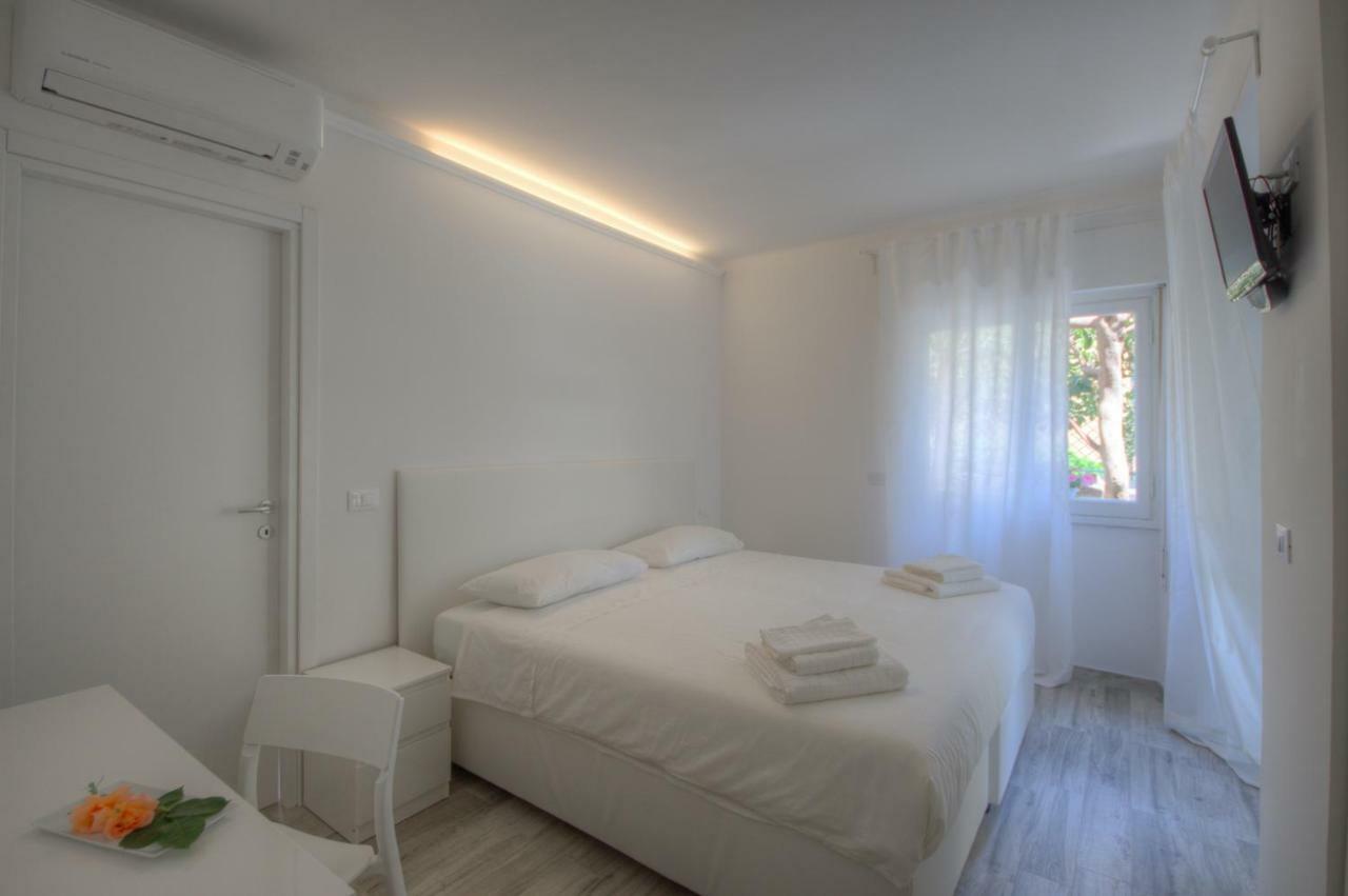 Rione San Carlo Hotel Finale Ligure Bagian luar foto