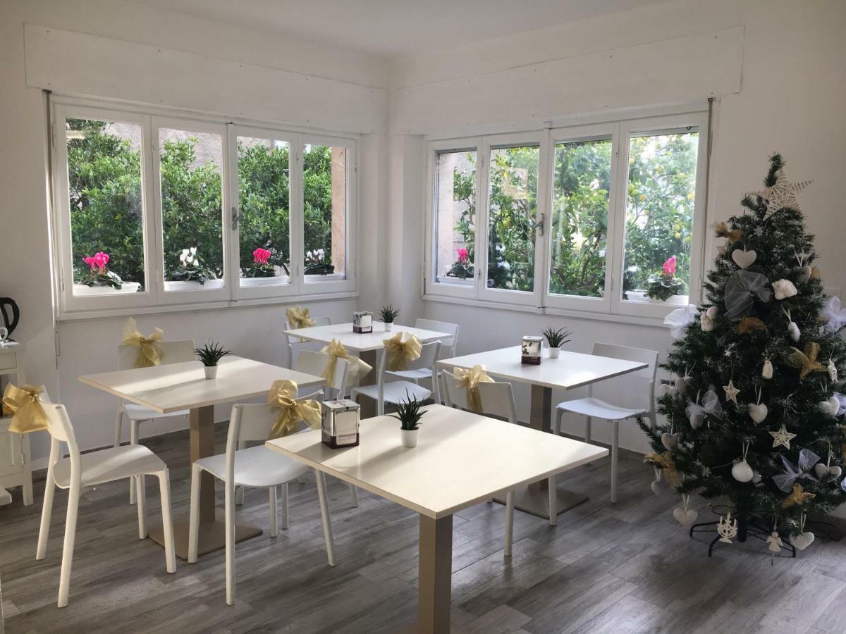 Rione San Carlo Hotel Finale Ligure Bagian luar foto