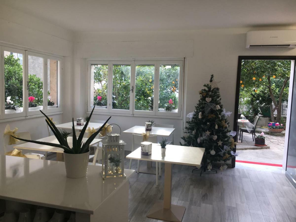 Rione San Carlo Hotel Finale Ligure Bagian luar foto