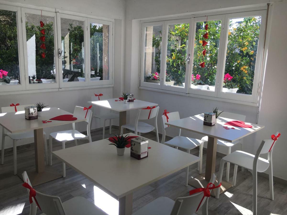Rione San Carlo Hotel Finale Ligure Bagian luar foto